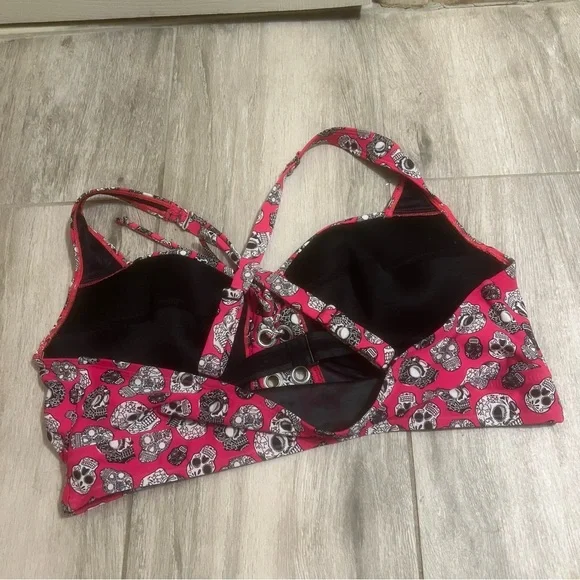 Torrid Skull Print Bikini Swim Top Red Black White Strappy Size 2X - Picture 2 of 10
